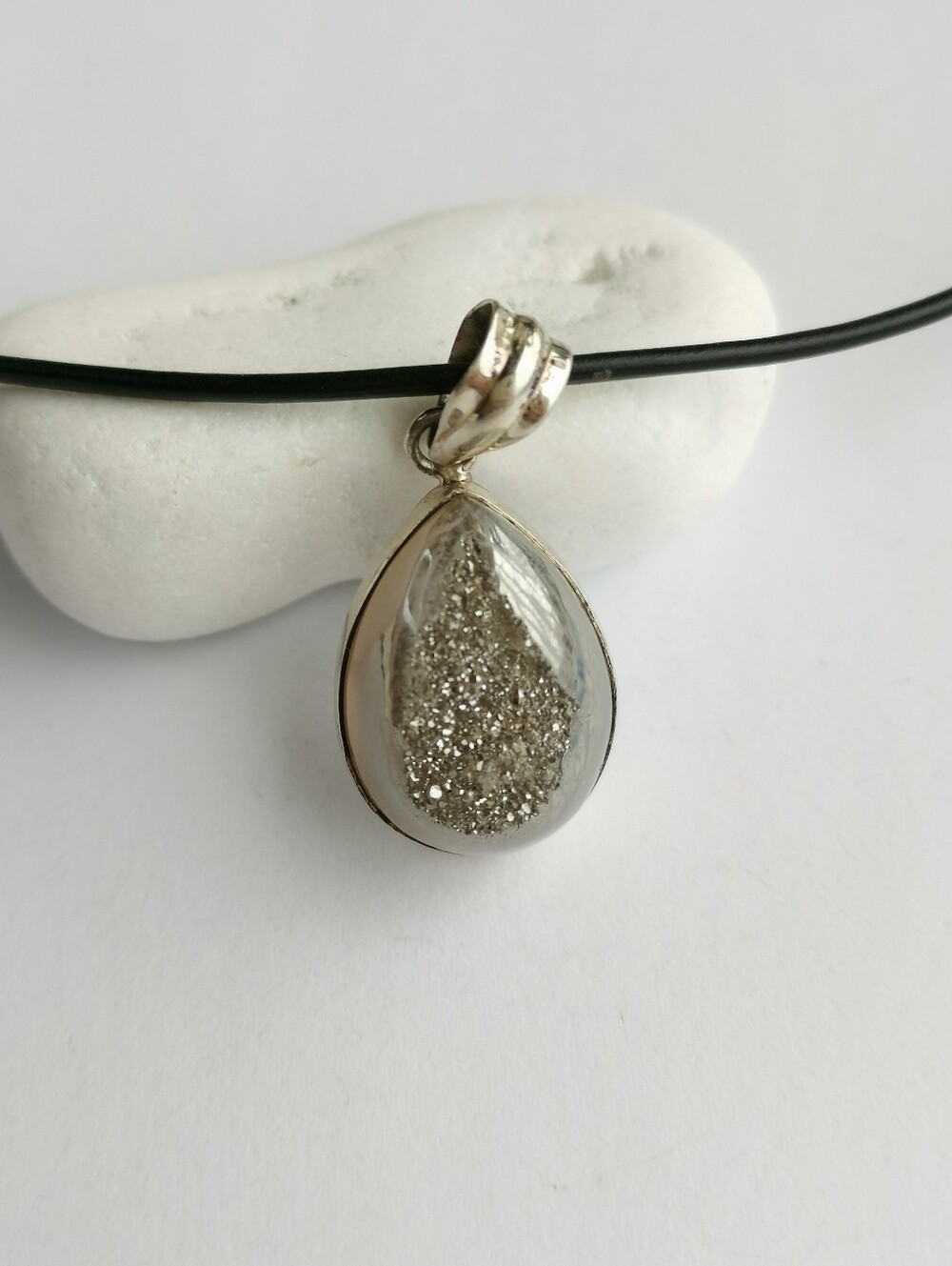 Vintage Modernist sterling silver druzy quartz pendant necklace - Picture 9 of 10